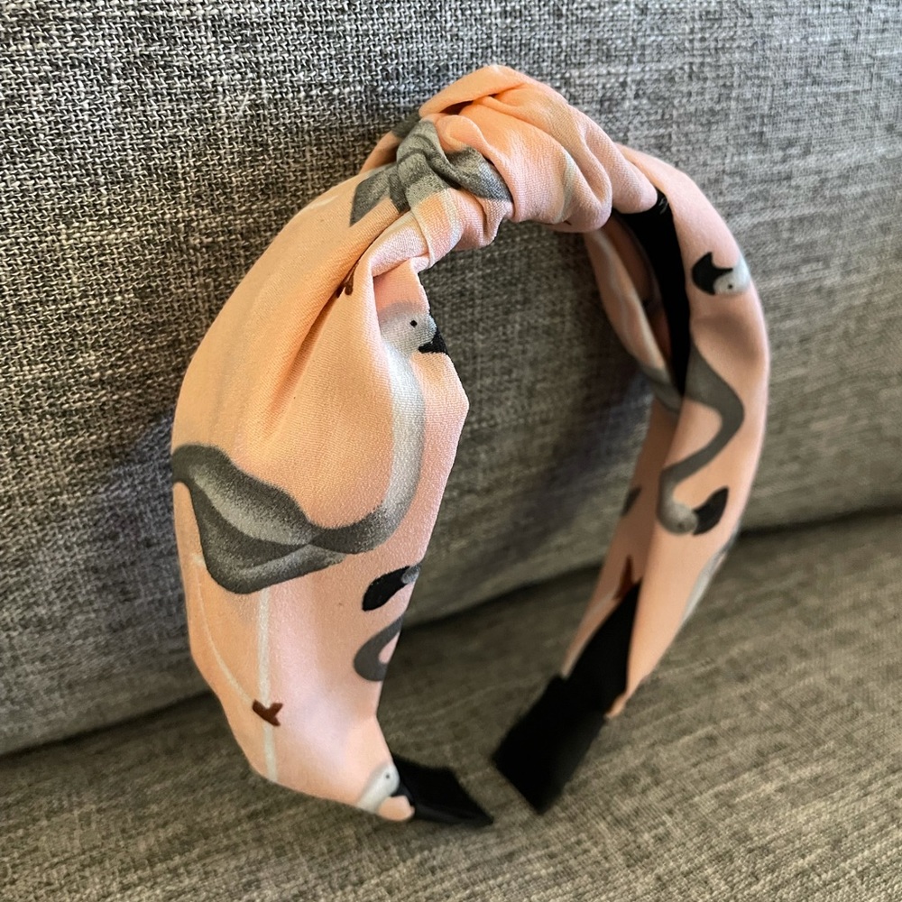 Headband with (fake) top knot